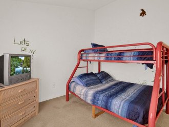 Bunk Bedroom with 2 Bunk Beds