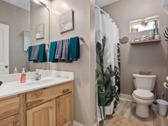 Guest Bathroom: Shower over Tub