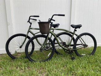 Check out these retro beach cruisers. Perfect for exploring Siesta Key.