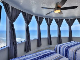 LIVIN' THE DREAM - Oceanfront Luxury Condo 2/2: PeckPlaza17NE #1