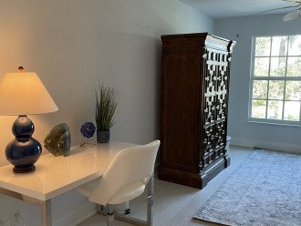 Desk area for working or catching up on emails (TV and printer located in hutch)
