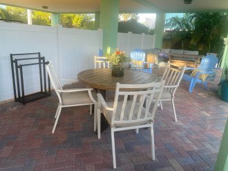 pool patio dining / seating