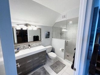 Bunk Bedroom - Full Bath