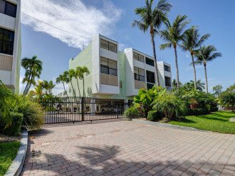 Gorgeous Updated Condo in Oceanfront Building #1