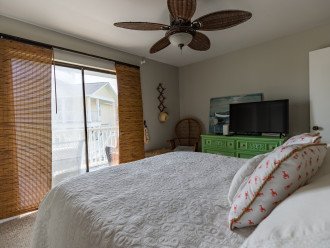 Bedroom with private back patio and 48" cable tv (HBO included)