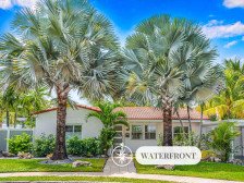 Centrally located | Heated Pool | Riverside View & Access | Citrus Key | H0MES