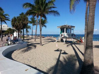 Fort Lauderdale beach!! 5-minute drive!