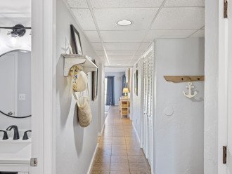 hallway/ entrance foyer