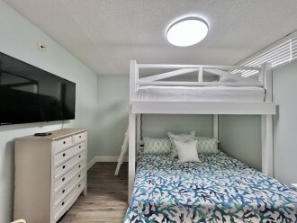Beach Happy PCB, Beachfront Condo, Low Rise Complex, Newly Remodeled #1