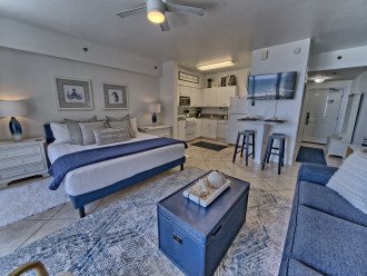 Shores of Panama 805~Gulf Front Studio Suite! Low Floor & Same floor parking! #1
