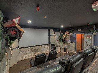 Jurassic Park Movie Theater-4 K Projector And Surround Sound