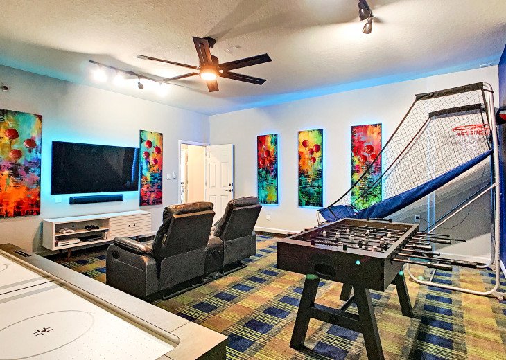 Welcome To Florida Emerald ONE! Game Room