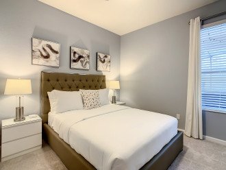 Bedroom 6-1st Floor-Queen