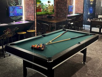 Harry Potter Themed Game Room-Play Pool