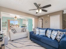 Pelican Point: Cozy home one block from the beach