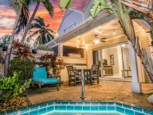 Waterfront Villa in Paradise. Dipping pool. Middle Keys. Soak in the sun