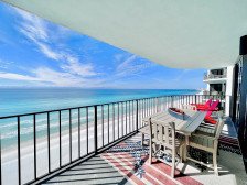 Reach the Beach! Beachfront Condo, 3Bd/3BA, Great Balcony! Pool