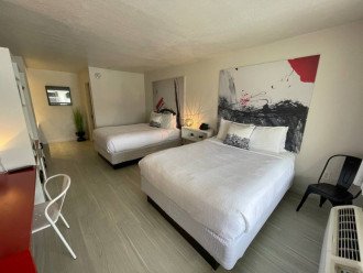 Newly Room in cozy hotel with Super location Parks #1