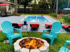 Heated pool home, 9 minutes to Clearwater beach