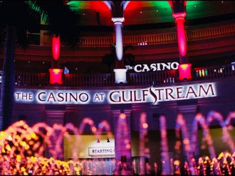 South Florida's newest casino, includes horse racing (look for the GIANT PEGASUS on Federal Highway!) has gambling, dancing and dining.
