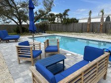 Southern Mermaid Cottage- Pet Friendly Fenced Heated Pool