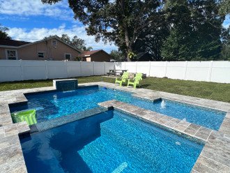 Pool / Spa* Family Friendly * 6 Mins to Beach * Family Suite * BBQ #1