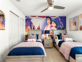 Agrabah – Aladdin Suite – Twin Bedroom with 2 x Twin Beds