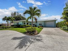 * South Naples Location! Canal front view and access! Walk to Naples Bayfront !