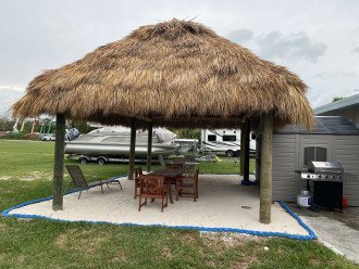 Pet Friendly Half-Duplex Cottage with kayaks and 40' Slip Option at Marina #1