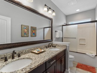 2nd Floor Full Bathroom