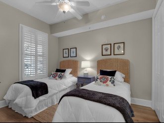 Guest bedroom with two twin beds 