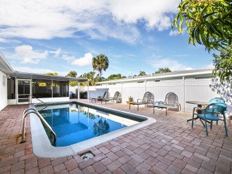 Remodeled pool home w/ cottage on Longboat Key, walk to beach and restaurants #1