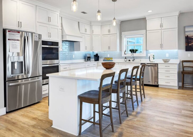 Fully equipped kitchen with modern appliances—cook up your favorite meals with ease.
