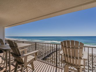 Perrydise -Beautifully Updated Condo Comes with Beach Service 2Chairs 1 Umbrella #1