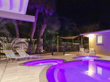 Resort-Style Ground Floor Suite On Vista Lake, Heated Pool & Spa