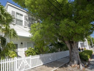 Sanctuary Retreat, Island Vibe, Downtown Key West Charm with Fall Specials @ #27