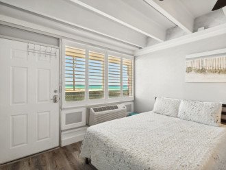 Cozy Beachfront Studio Newly Renovated with Ocean View! #14