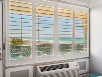 Cozy Beachfront Studio Newly Renovated with Ocean View! #15