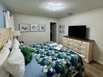 Tropical King Suite Bedroom