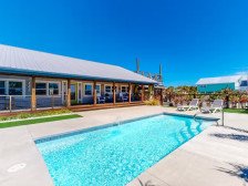 Dog Friendly, Across from Beach,Private Pool (cool & heat),St. George Island