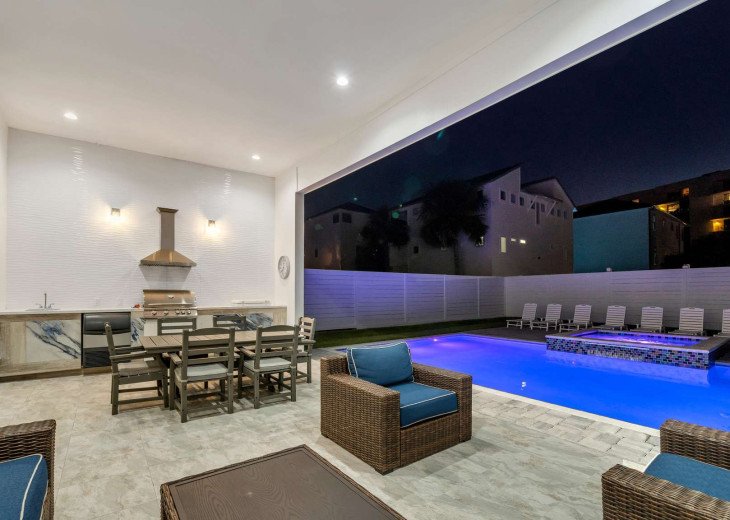 Soak Up The Sun | Free Beach Chairs March to October! Luxurious Pool & Backyard #1