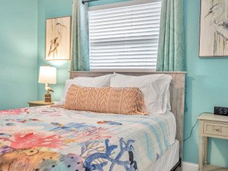 Hangout with the Flamingos and Seagulls in this Beach Bird Themed Room