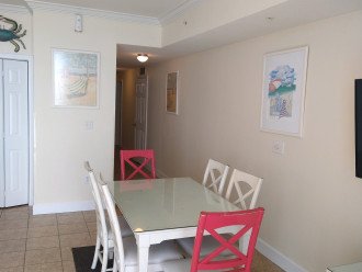 Dining table / Living room