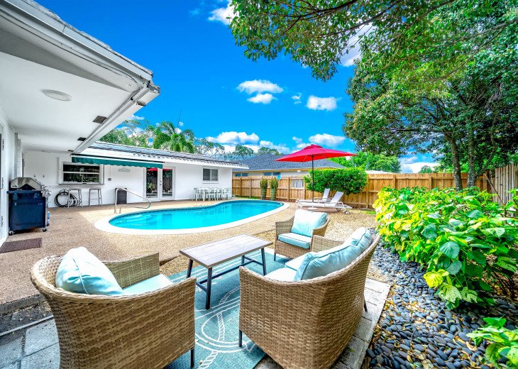 Perfect Tropical Paradise, solar heated pool. The perfect house. The perfect Backyard