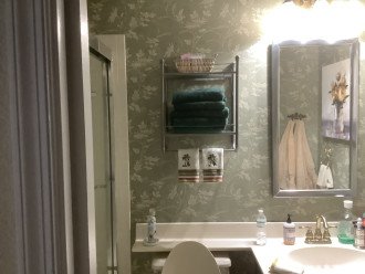second full washroom, glass shower/tub