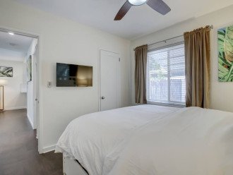 Guest Bedroom/Smart TV