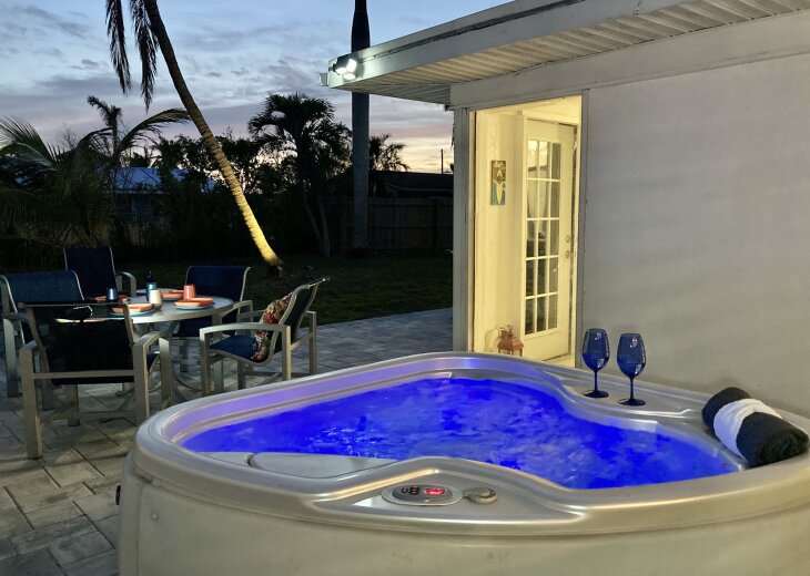 Close to the Beach, Sun Room, Patio, Hot Tub - Dolphin Shores - Roelens #1