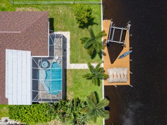 1 / 2 mile to beach! Heated Pool & Spa, Tiki on boat dock! Villa Changes #1
