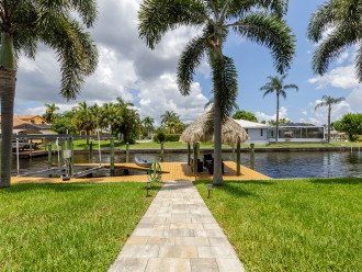 1 / 2 mile to beach! Heated Pool & Spa, Tiki on boat dock! Villa Changes #1