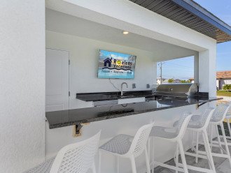 Impeccable Gulf Access, Dock W / Tiki Bar, Outdoor Kitchen, And And And #39